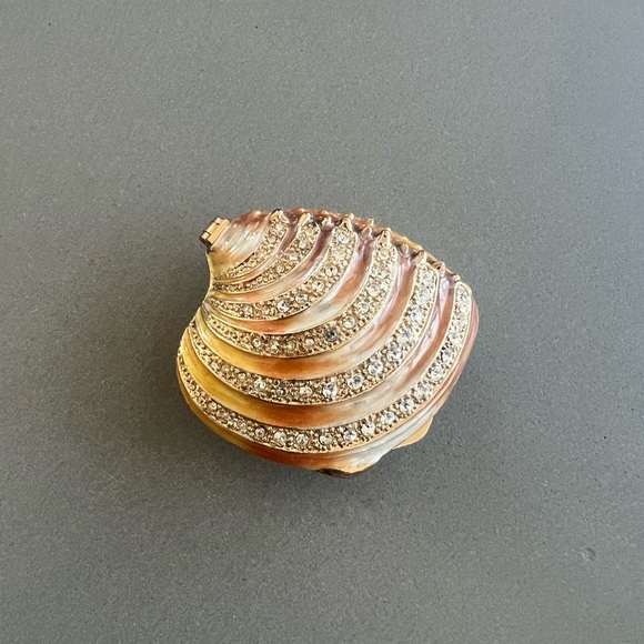 Shell Trinket Box w/ Rhinestones - Picture 4 of 4